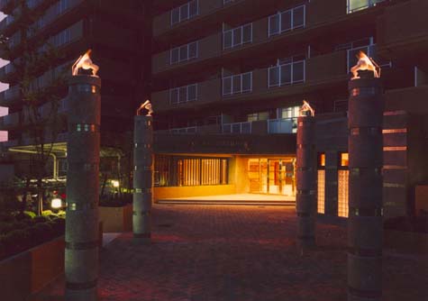 グローバル魚住 メインアプローチ夕景